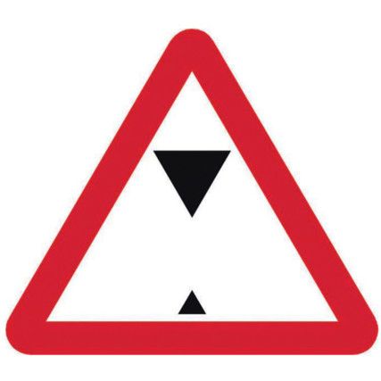 600MM TRI. DIBOND 'HEIGHT RESTRICTION...' ROAD SIGN (WITH CHANNEL)